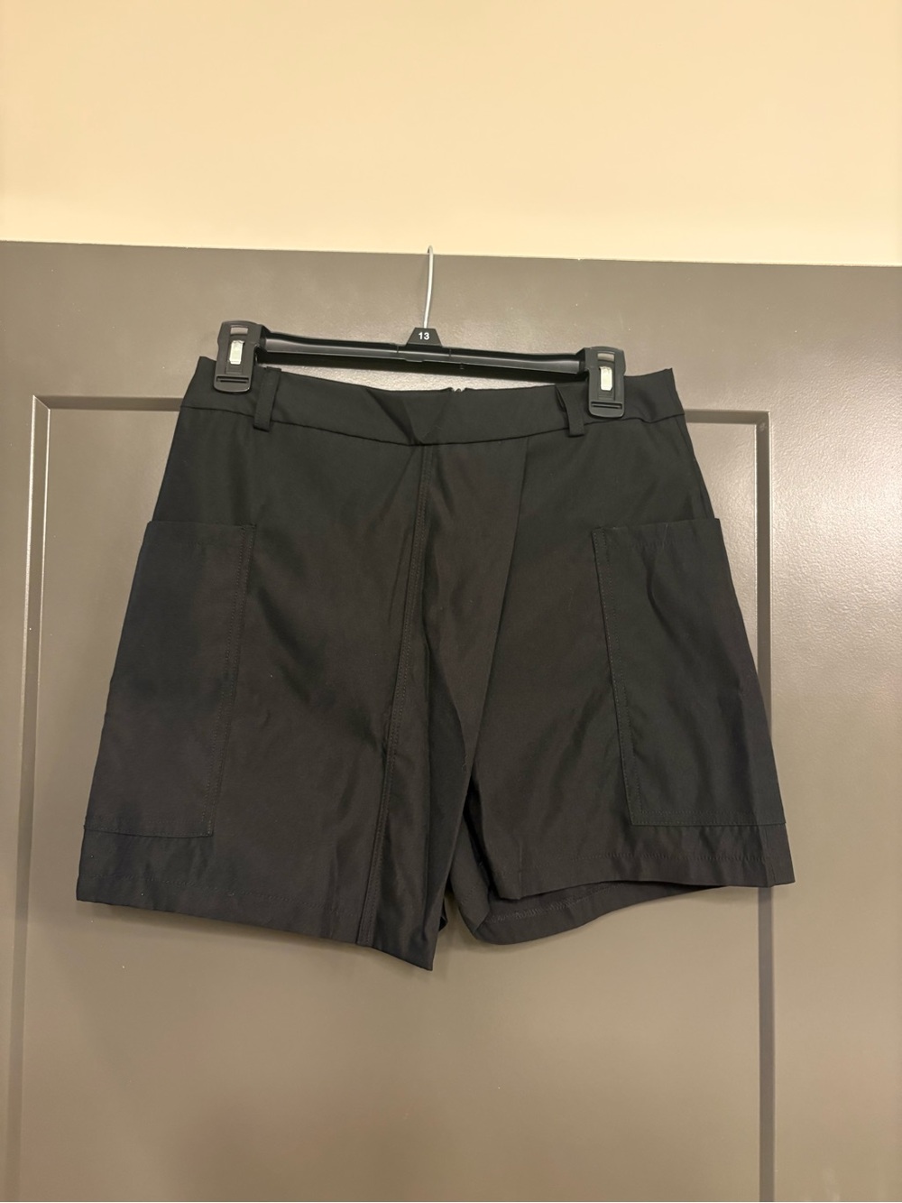 Women’s Black Utility Pocket Shorts